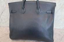 Load image into Gallery viewer, HERMES HAUT A COURROIRE 36 Bi-color Graine Couchevel leather Navy/Red 〇V Engraving Hand bag 700060061
