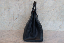 Load image into Gallery viewer, HERMES HAUT A COURROIRE 36 Bi-color Graine Couchevel leather Navy/Red 〇V Engraving Hand bag 700060061
