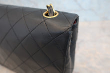 将图片加载到图库查看器，CHANEL/香奈儿 迷你CF 单盖 链条包 羊皮 Black/Gold hadware(黑色/金色金属) 肩背包 800020181
