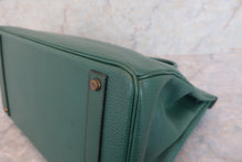 Load image into Gallery viewer, HERMES BIRKIN 40 Ardennes leather Green 〇Y Engraving Hand bag 600080116
