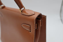 Load image into Gallery viewer, HERMES KELLY 28 Graine Couchevel leather Gold 〇T Engraving Shoulder bag 800100010

