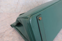 Load image into Gallery viewer, HERMES BIRKIN 40 Ardennes leather Green 〇Y Engraving Hand bag 600080116
