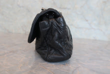 Load image into Gallery viewer, CHANEL Matelasse chain shoulder bag Lambskin Black/Silver hadware Shoulder bag 800030203
