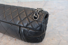 Load image into Gallery viewer, CHANEL Matelasse chain shoulder bag Lambskin Black/Silver hadware Shoulder bag 800030203
