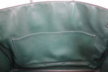 Load image into Gallery viewer, HERMES BIRKIN 40 Ardennes leather Green 〇Y Engraving Hand bag 600080116
