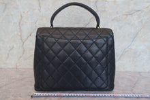 画像をギャラリービューアに読み込む, CHANEL/シャネル マトラッセ台形ハンドバッグ キャビアスキン ブラック/ゴールド金具 ハンドバッグ 800010063
