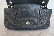 Load image into Gallery viewer, CHANEL Matelasse chain shoulder bag Lambskin Black/Silver hadware Shoulder bag 800030203

