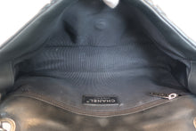 Load image into Gallery viewer, CHANEL Matelasse chain shoulder bag Lambskin Black/Silver hadware Shoulder bag 800030203
