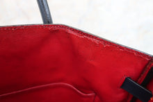 Load image into Gallery viewer, HERMES HAUT A COURROIRE 36 Bi-color Graine Couchevel leather Navy/Red 〇V Engraving Hand bag 700060061
