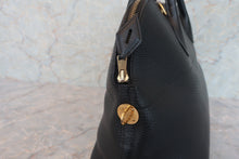 Load image into Gallery viewer, HERMES BOLIDE 35 Fjord leather Black 〇W Engraving Shoulder bag 600080078
