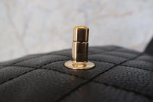画像をギャラリービューアに読み込む, CHANEL/シャネル マトラッセ台形ハンドバッグ キャビアスキン ブラック/ゴールド金具 ハンドバッグ 800010063
