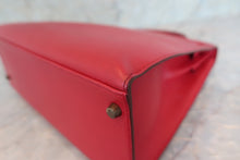 Load image into Gallery viewer, HERMES KELLY 32 Graine Couchevel leather Rouge vif 〇U Engraving Shoulder bag 600060195
