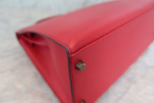 Load image into Gallery viewer, HERMES KELLY 32 Graine Couchevel leather Rouge vif 〇U Engraving Shoulder bag 600060195
