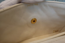 将图片加载到图库查看器，CHANEL/香奈儿 CF 链条包 羊皮 White/Navy/Gold hadware(白色/藏蓝色/金色金属) 肩背包 800050085
