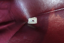 Load image into Gallery viewer, CHANEL Matelasse chain shoulder bag Lambskin Black/Gold hadware Shoulder bag 800070037
