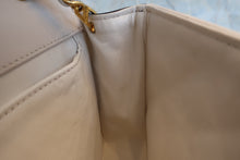 将图片加载到图库查看器，CHANEL/香奈儿 CF 链条包 羊皮 White/Navy/Gold hadware(白色/藏蓝色/金色金属) 肩背包 800050085
