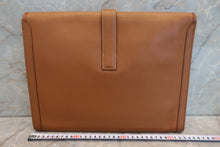 画像をギャラリービューアに読み込む, HERMES／エルメス ジジェGM クシュベル ゴールド クラッチバッグ 700100171
