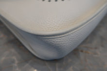 将图片加载到图库查看器，HERMES  EVELYNE1 PM Clemence leather White □I刻印 Shoulder bag 800050057
