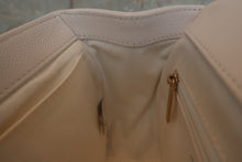 Load image into Gallery viewer, CHANEL Matelasse 2WAY chain bag Caviar skin White/Gold hadware Shoulder bag 600090124
