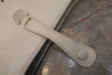 将图片加载到图库查看器，HERMES  EVELYNE1 PM Clemence leather White □I刻印 Shoulder bag 800050057
