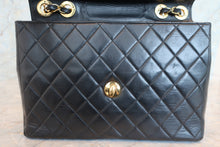 画像をギャラリービューアに読み込む, CHANEL/シャネル 中マトラッセシングルフラップチェーンショルダーバッグ ラムスキン ブラック/ゴールド金具 ショルダーバッグ 700070039
