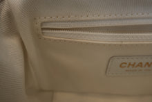 Load image into Gallery viewer, CHANEL Matelasse 2WAY chain bag Caviar skin White/Gold hadware Shoulder bag 600090124
