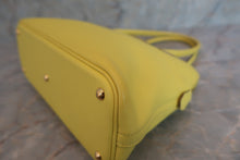 Load image into Gallery viewer, HERMES／BOLIDE 27 Swift leather Lime D Engraving Shoulder bag 600070019
