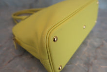 Load image into Gallery viewer, HERMES／BOLIDE 27 Swift leather Lime D Engraving Shoulder bag 600070019
