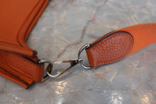 Load image into Gallery viewer, HERMES EVELYNE 2PM Clemence leather Orange □H Engraving Shoulder bag 600040172
