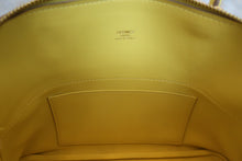 Load image into Gallery viewer, HERMES／BOLIDE 27 Swift leather Lime D Engraving Shoulder bag 600070019
