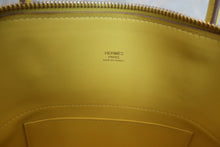 Load image into Gallery viewer, HERMES／BOLIDE 27 Swift leather Lime D Engraving Shoulder bag 600070019
