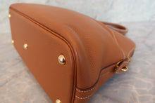 Load image into Gallery viewer, HERMES／BOLIDE 31 Clemence leather Gold □O Engraving Hand bag 700090120

