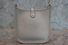 将图片加载到图库查看器，HERMES  EVELYNE TPM Clemence leather Beton A刻印 Shoulder bag 800050103

