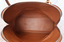 Load image into Gallery viewer, HERMES／BOLIDE 31 Clemence leather Gold □O Engraving Hand bag 700090120
