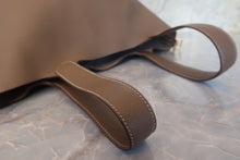 Load image into Gallery viewer, HERMES PICOTIN LOCK MM Clemence leather Etoupe gray Y Engraving Hand bag 700120034
