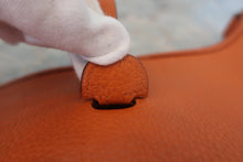 Load image into Gallery viewer, HERMES EVELYNE 2PM Clemence leather Orange □H Engraving Shoulder bag 600040172
