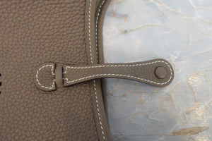 HERMES  EVELYNE TPM Clemence leather Etoupe gray U刻印 Shoulder bag 700060087