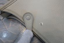 将图片加载到图库查看器，HERMES  EVELYNE TPM Clemence leather Beton A刻印 Shoulder bag 800050103
