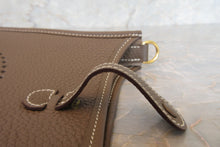 将图片加载到图库查看器，HERMES  EVELYNE TPM Clemence leather Etoupe gray U刻印 Shoulder bag 700060087
