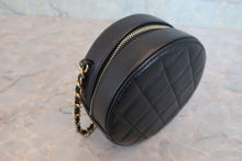 画像をギャラリービューアに読み込む, CHANEL/シャネル マトラッセラウンドチェーンショルダーバッグ ラムスキン ブラック/ゴールド金具 ショルダーバッグ 800030184
