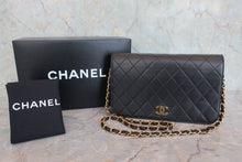 画像をギャラリービューアに読み込む, CHANEL/シャネル マトラッセプッシュロックチェーンショルダーバッグ ラムスキン ブラック/ゴールド金具 ショルダーバッグ 800070020
