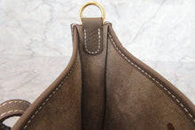 将图片加载到图库查看器，HERMES  EVELYNE TPM Clemence leather Etoupe gray U刻印 Shoulder bag 700060087
