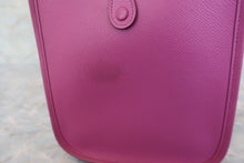 Load image into Gallery viewer, HERMES EVELYNE TPM Epsom leather Cyclamen □I Engraving Shoulder bag 600040070
