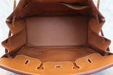 Load image into Gallery viewer, HERMES BIRKIN 40 Graine Couchevel leather Gold 〇Y Engraving Hand bag 800050047
