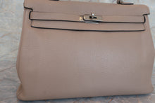 Load image into Gallery viewer, HERMES KELLY 35 Clemence leather Gris tourterelle □N Engraving Shoulder bag 600080134
