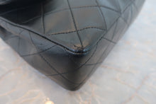 Load image into Gallery viewer, CHANEL Mini Matelasse single flap chain shoulder bag Lambskin Black/Gold hadware Shoulder bag 800020110
