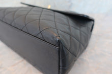 Load image into Gallery viewer, CHANEL Matelasse trapezoid hand bag Caviar skin Black/Gold hadware Hand bag 600050059

