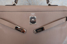 Load image into Gallery viewer, HERMES KELLY 35 Clemence leather Gris tourterelle □N Engraving Shoulder bag 600080134
