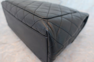 CHANEL Matelasse trapezoid hand bag Caviar skin Black/Gold hadware Hand bag 600050059
