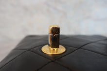 Load image into Gallery viewer, CHANEL Mini Matelasse single flap chain shoulder bag Lambskin Black/Gold hadware Shoulder bag 800020110
